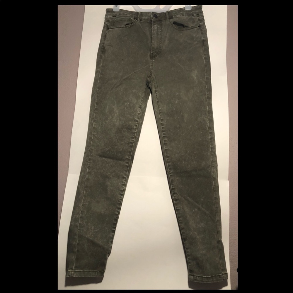 High waisted jeans